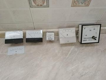 LOTTO STRUMENTI DI MISURA ELETTRONICI DA PANNELLO