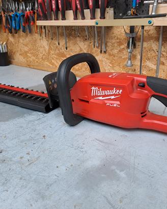 Tagliasiepi milwaukee M18 cht