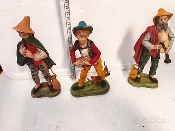 Pastori presepe 16 euro al pezzo 