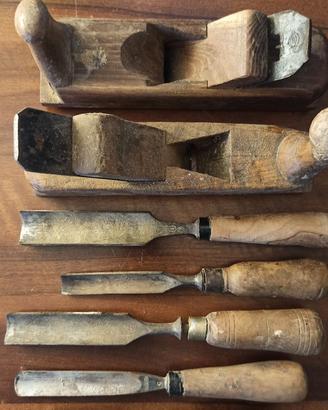 Pialle e scalpelli da falegname d'epoca