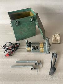 Caricabatterie manuale Battery Charger No.2