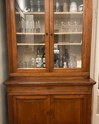 Credenza antica in noce