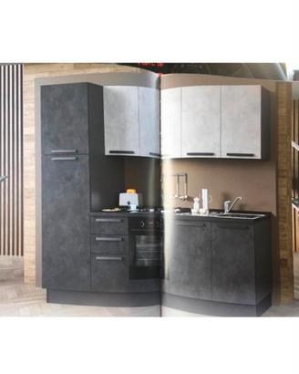 Cucina  moderna completa con elettrodomestici