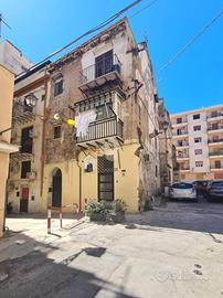 3 LOCALI A PALERMO