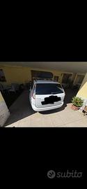ford focus station wagon 1.6 gpl/benzina
