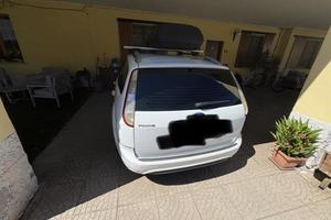 ford focus station wagon 1.6 gpl/benzina
