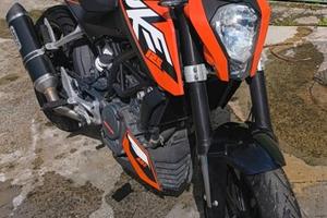 KTM 125 Duke ABS - 2015 solo 14500 km
