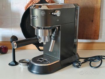 macchina caffè DeLonghi Dedica con accessori