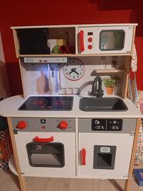 Cucina in legno per bambini 