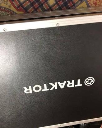 Consolle dj traktor S8