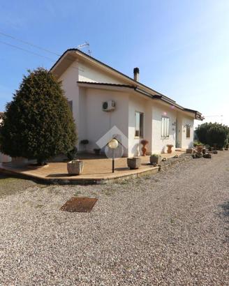 VILLA SINGOLA A ROVERBELLA