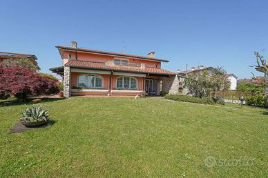 VILLA SINGOLA A COLOGNO AL SERIO