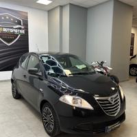 Lancia Ypsilon 1.2 69 CV 5 porte S Momodesign