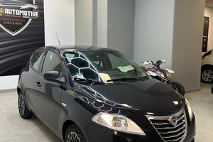 Lancia Ypsilon 1.2 69 CV 5 porte S Momodesign