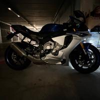 Yamaha r1 2015