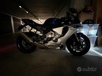 Yamaha r1 2015