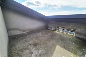 LA QUERCE, APPARTAMENTO CON MANSARDA E TERRAZZO A