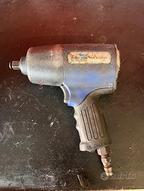 Pistola a percussione meccanico