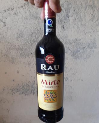 Bottiglia rau mirto rosso sardegna