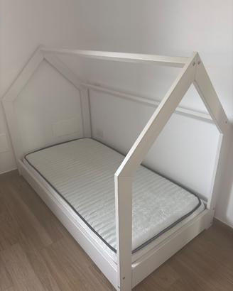 Letto montessoriano Bambino