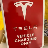 Cartelli stazione di ricarica TESLA (REPLICA)