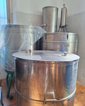 Contenitori bidoni acciaio inox vino olio birra