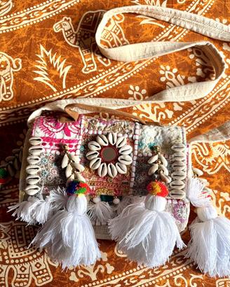 Borsa a tracolla boho patchwork con conchiglie