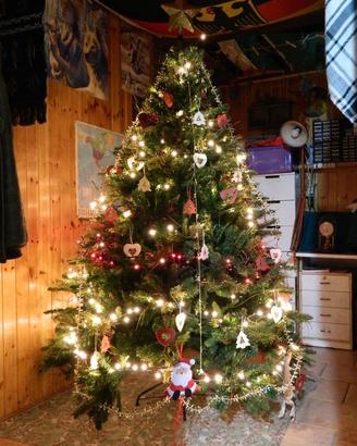 Albero di natale 2.2mt,decorazioni,proiettore,ecc
