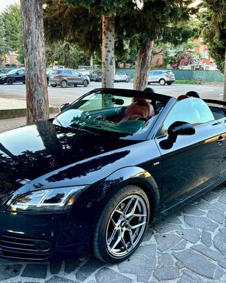 AUDI TT ROADSTER 2.0 TFSI S LINE – ALLESTIMENTO R