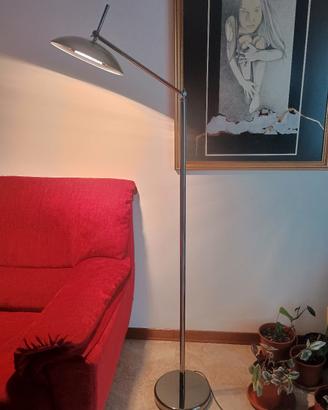 Lampada a piantana. 