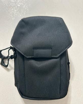 Borsa a tracolla WANDRD X1 piccola, nera