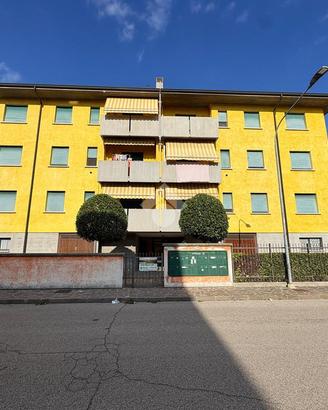 2 LOCALI A SUZZARA