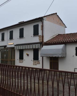 CASA SINGOLA CON GIARDINO TERRASSA PADOVANA