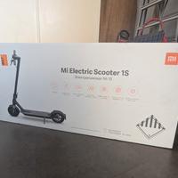 Xiaomi - Mi Electronic Scooter 1S