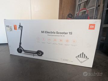 Xiaomi - Mi Electronic Scooter 1S