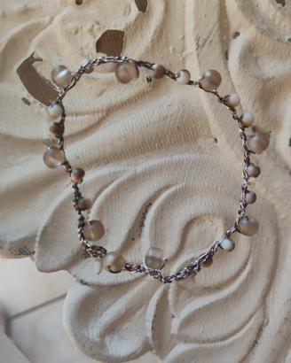 Braccialetto di filo e perline  trasparenti 