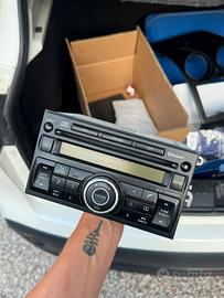 Autoradio nissan qashqai 2010 + scocca