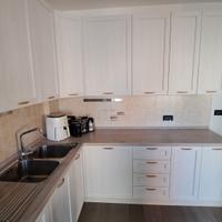 Cucina completa di tutti gli elettrodomestici 