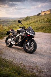 Aprilia tuono 660 factory