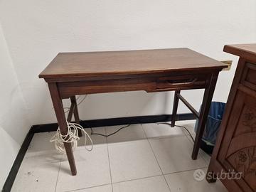 Scrivania in legno massello vintage- ufficio