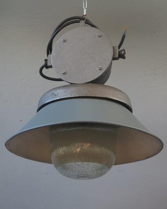 LAMPADA INDUSTRIALE RESTAURATA DA FABBRICA