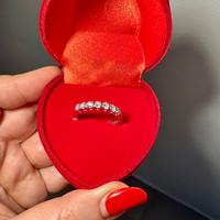 Anello di fidanzamento Riviera con diamanti