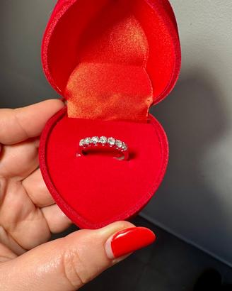 Anello di fidanzamento Riviera con diamanti