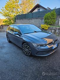 Volkswagen Golf 8 Life 1.5 eTSI 150 CV DSG