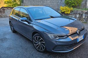 Volkswagen Golf 8 Life 1.5 eTSI 150 CV DSG