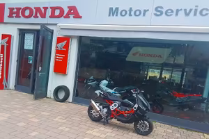 Italjet Dragster 300 - km 86 - anno 2025 - Accesso