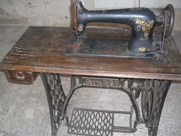 Macchina da cucire Singer in ghisa del "1913"