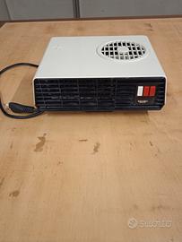 Stufetta elettrica di piccole dimensioni.