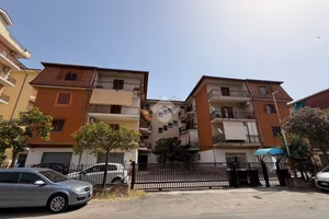 4 LOCALI A CORIGLIANO-ROSSANO