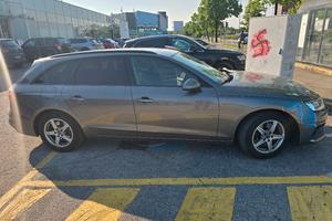 AUDI A4 HYBRID 2021